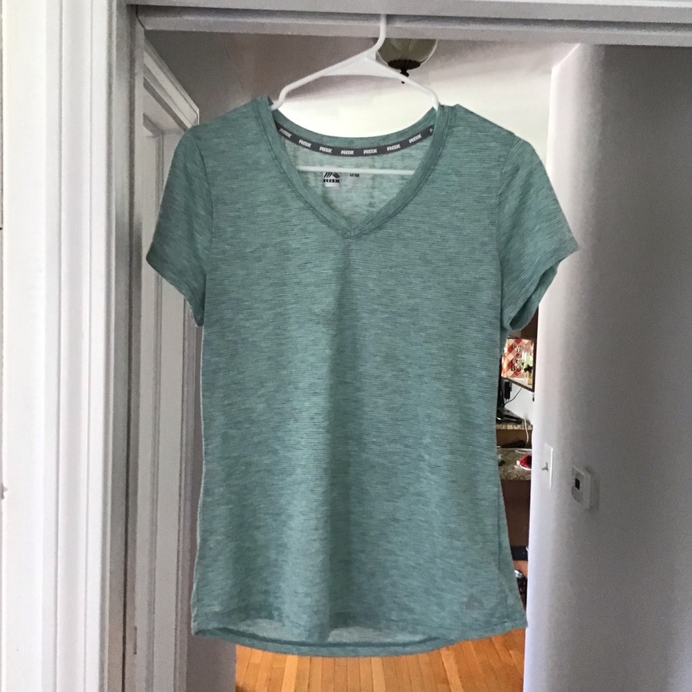 RBX Womens Green V-neck sports top medium